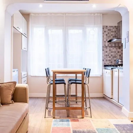 Apartment Vibrant Flat Close To Zorlu Center With Backyard Istanbul