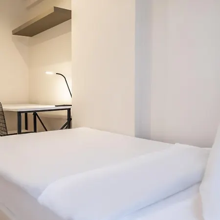 Vibrant Flat Close To Zorlu Center With Backyard Istanbul